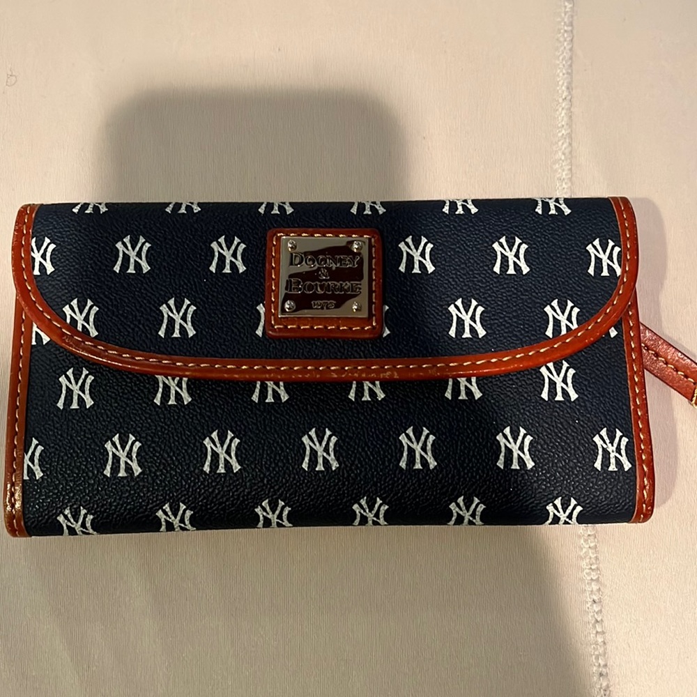 Yankees wallet